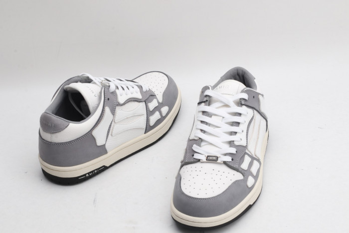 AR1M1 Low-Top Sneaker