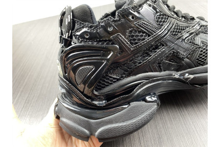 balcia track runner black Ba*len*cia*ga