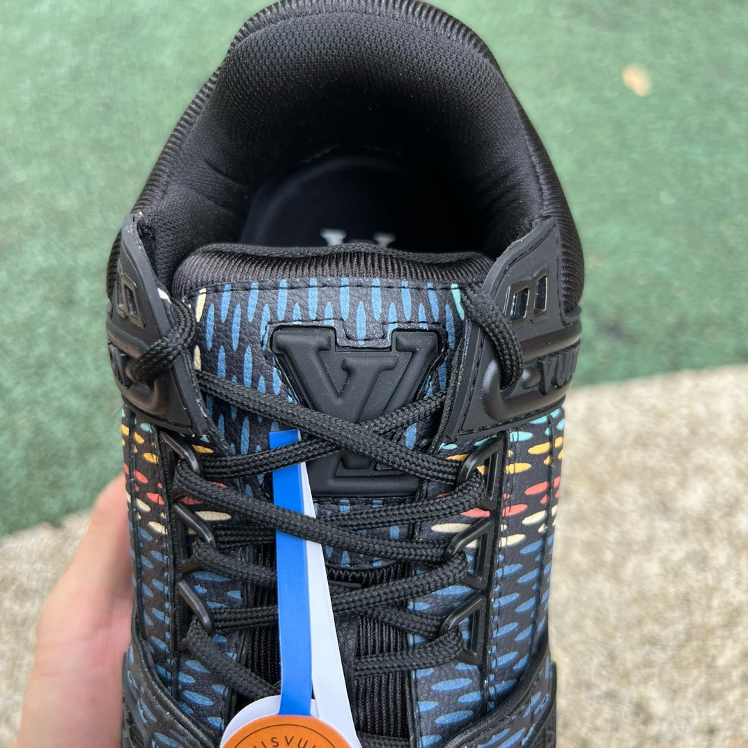 LV TRAINER MAXI Black pattern